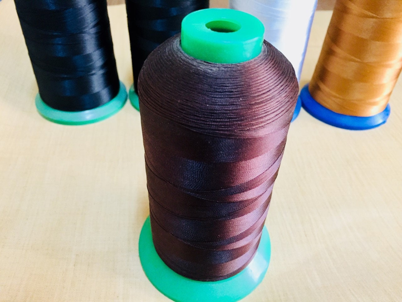2x Pieces Thread Crafts Supply, High Quality Tool Bonded Nylon Sewing, Leather items, textile, Shoes, Canvas, Upholstery use, Thread size 60 or 40