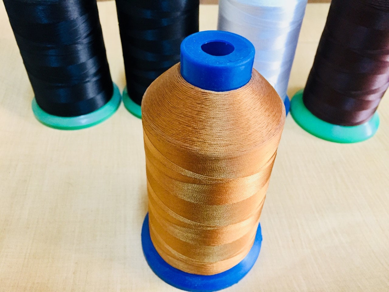 2x Pieces Thread Crafts Supply, High Quality Tool Bonded Nylon Sewing, Leather items, textile, Shoes, Canvas, Upholstery use, Thread size 60 or 40