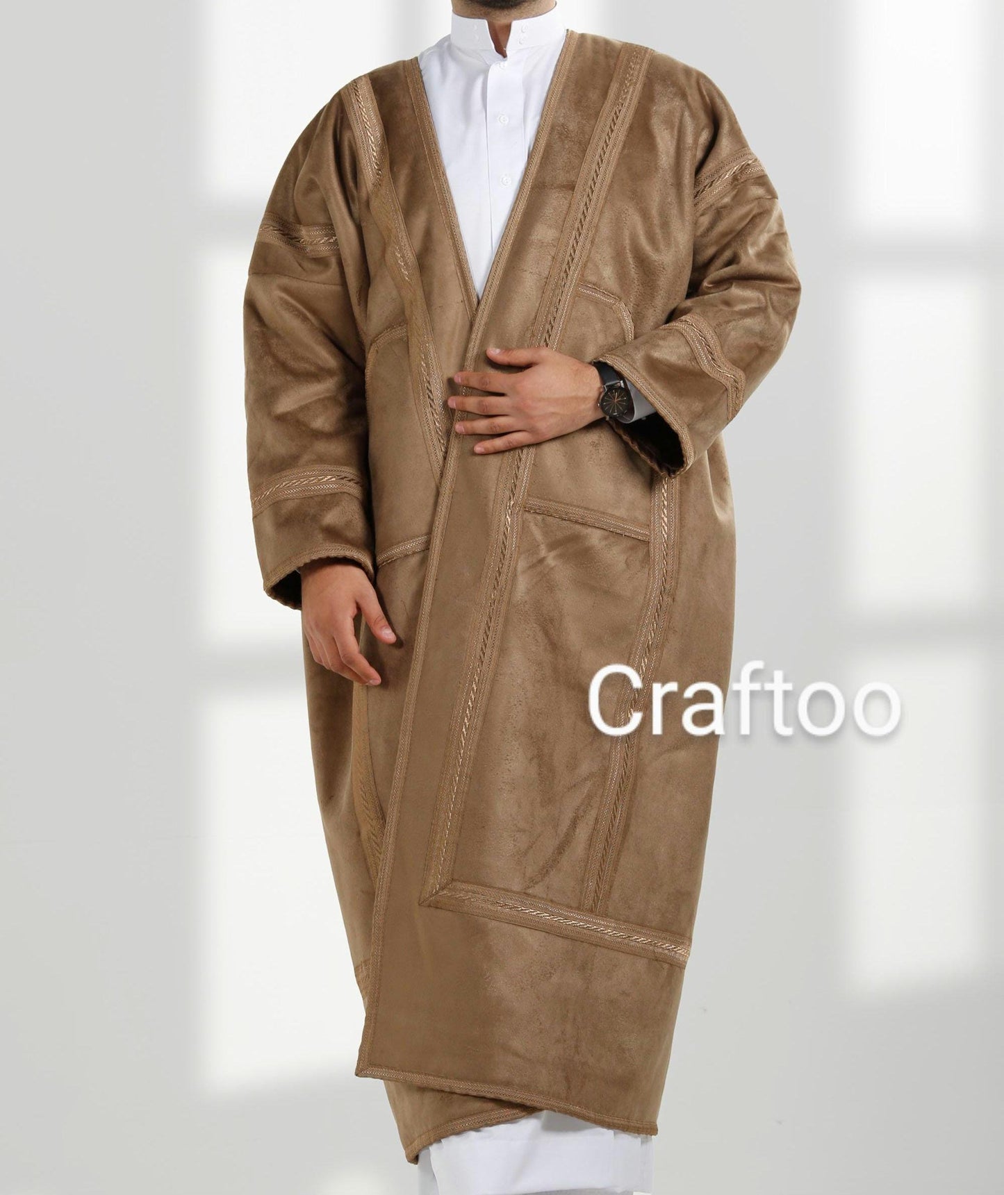 Beige Farwa Bisht Coat, Unique Fur, Arab Style Winter Warm and Heavy, Unisex Clothing, Vintage Traditional Western Pattern, Elegance الجواد