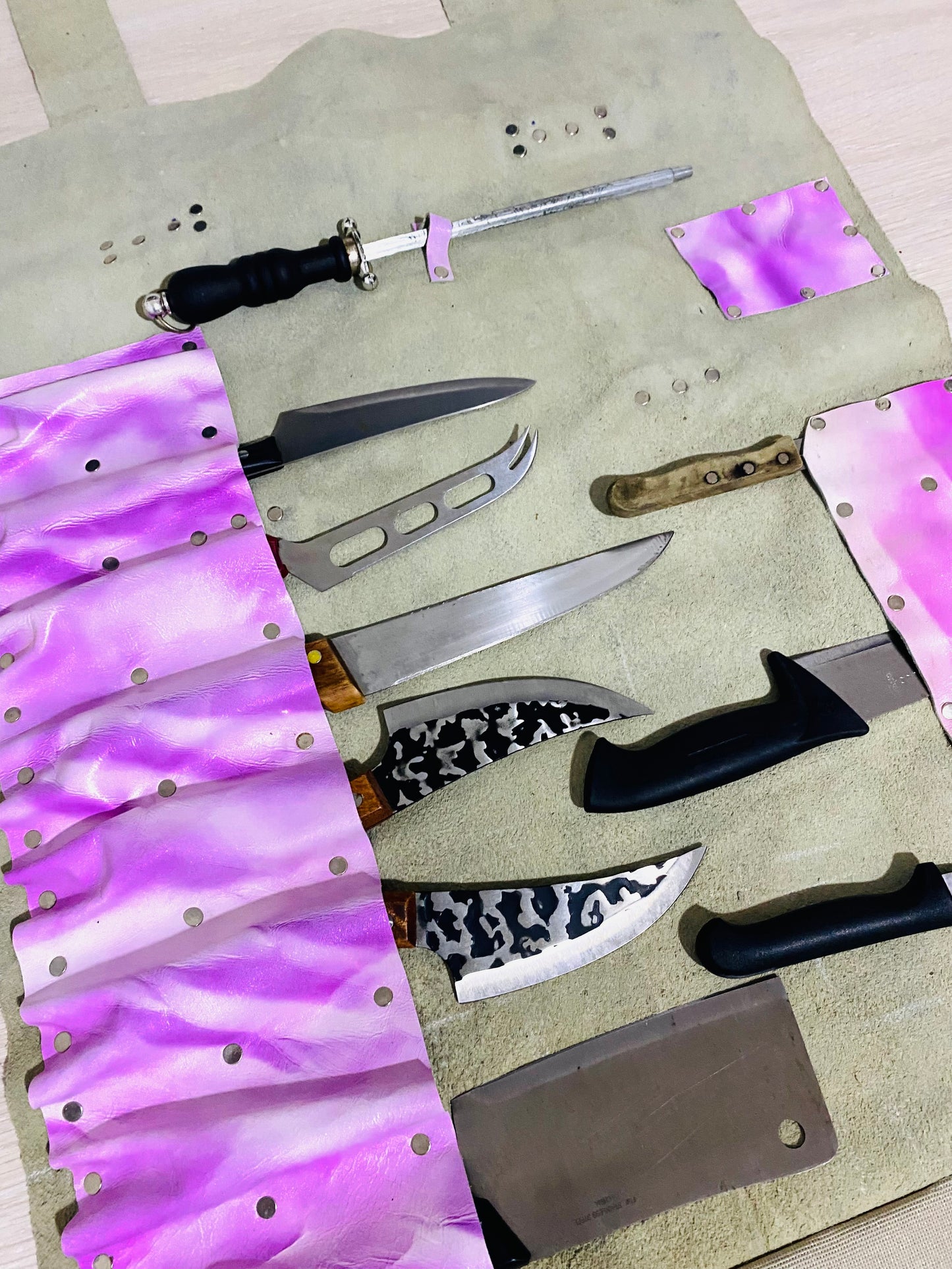 16 Slots Pink Knife Roll, Handmade Chefs bag, Cow Genuine Leather Knives Roll Holder Bag Gift Kitchen Supply