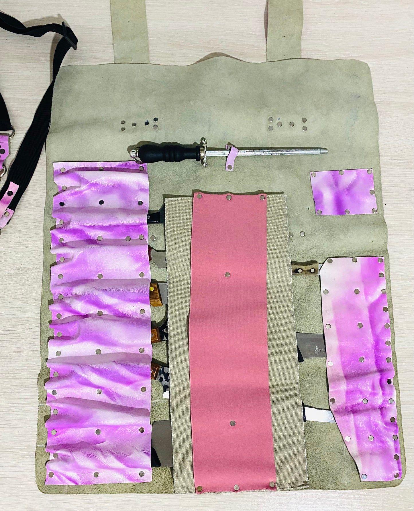 16 Slots Pink Knife Roll, Handmade Chefs bag, Cow Genuine Leather Knives Roll Holder Bag Gift Kitchen Supply
